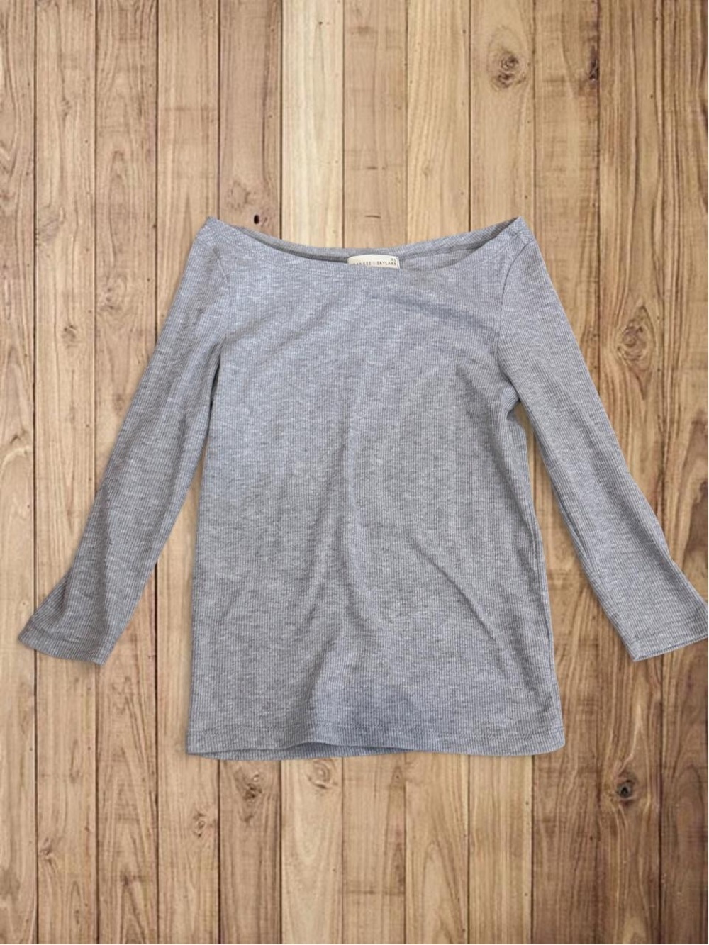grey shirt